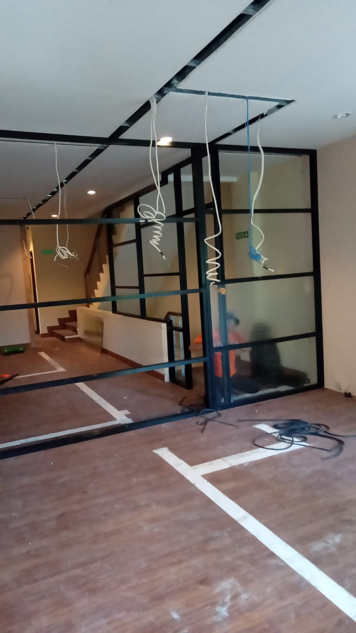 Jasa Bongkar Pasang Partisi Kaca
