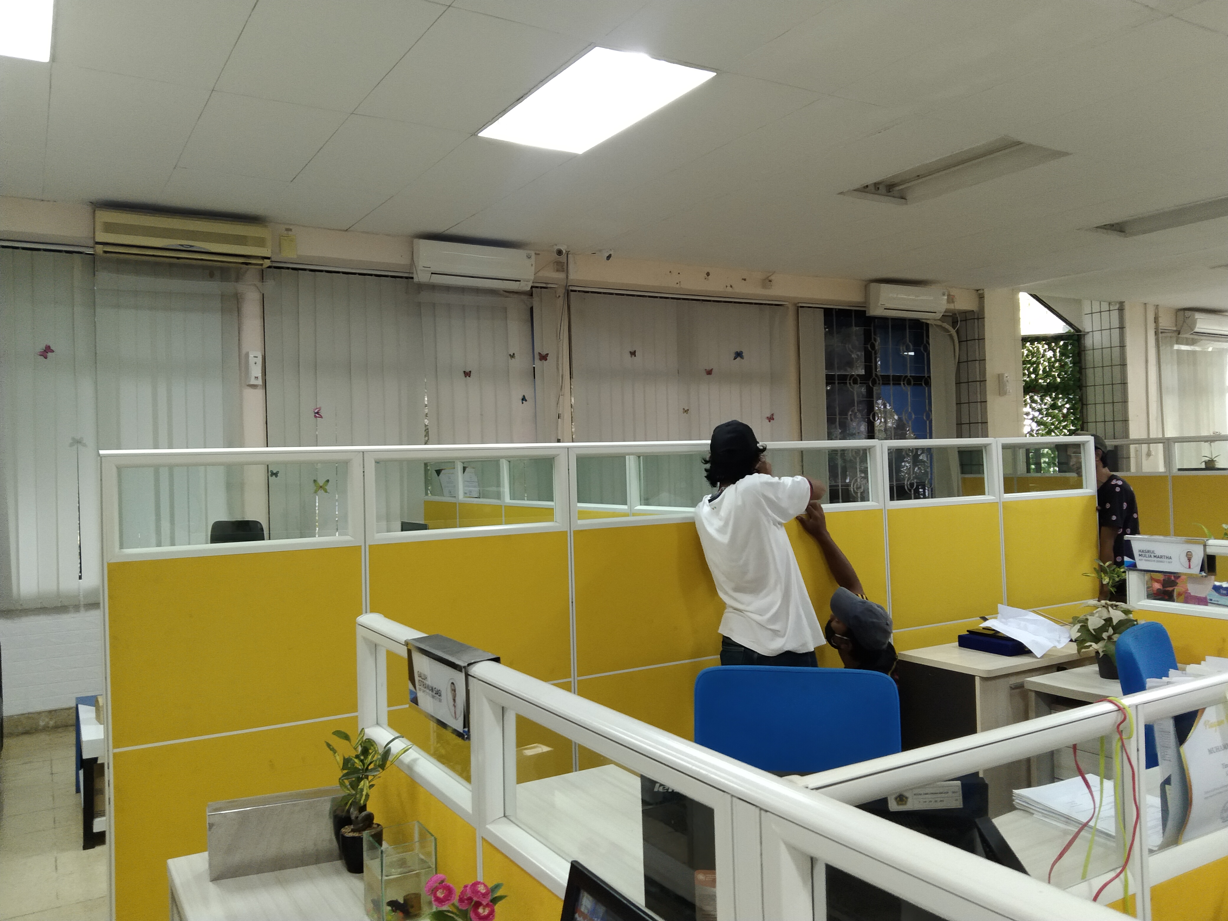 SERVICE PARTISI, GANTI KAIN, CUCI PARTISI, POTONG KAIN DLL