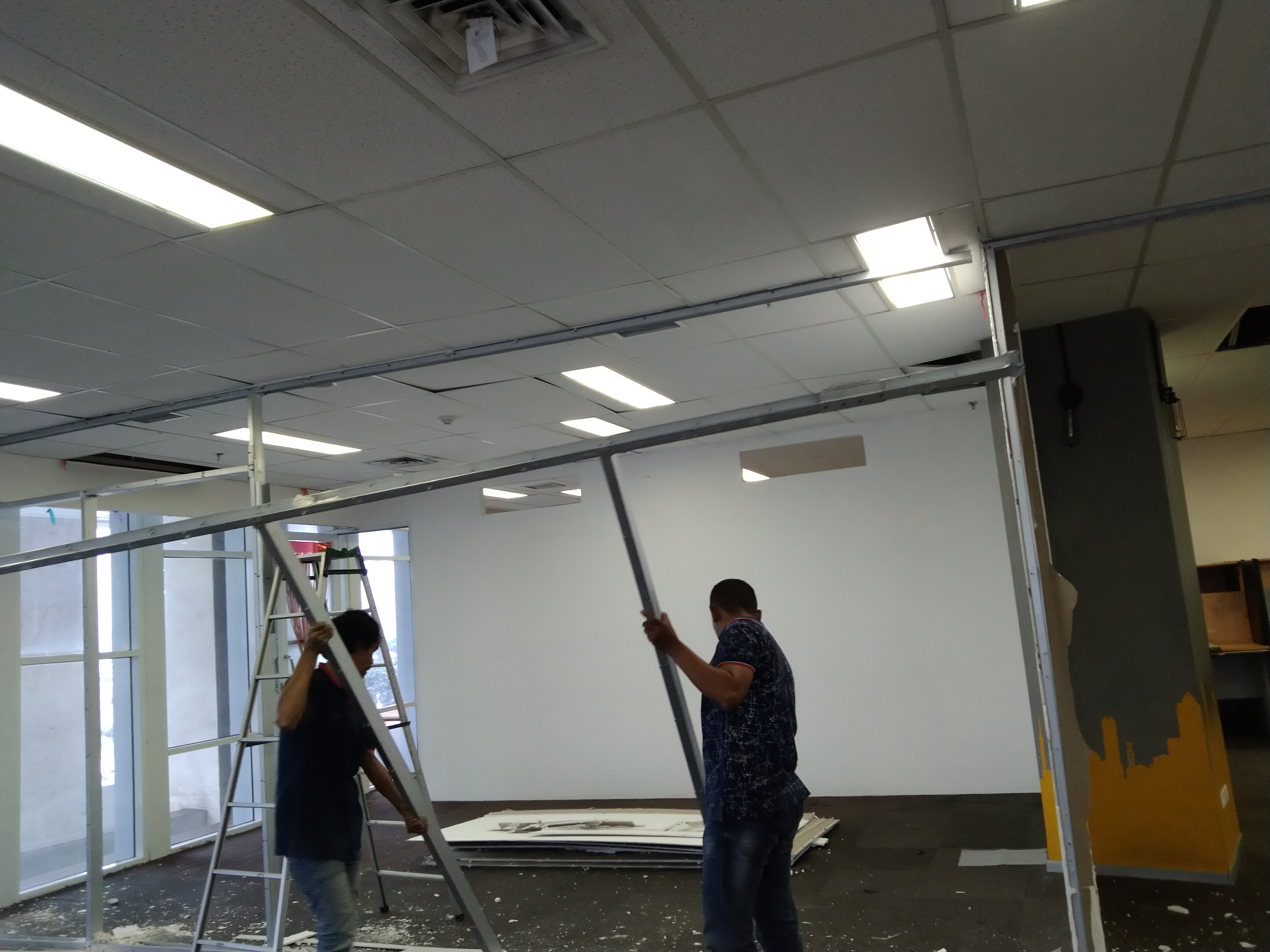 Jasa Bongkar Pasang Partisi Kantor/Plafon kantor