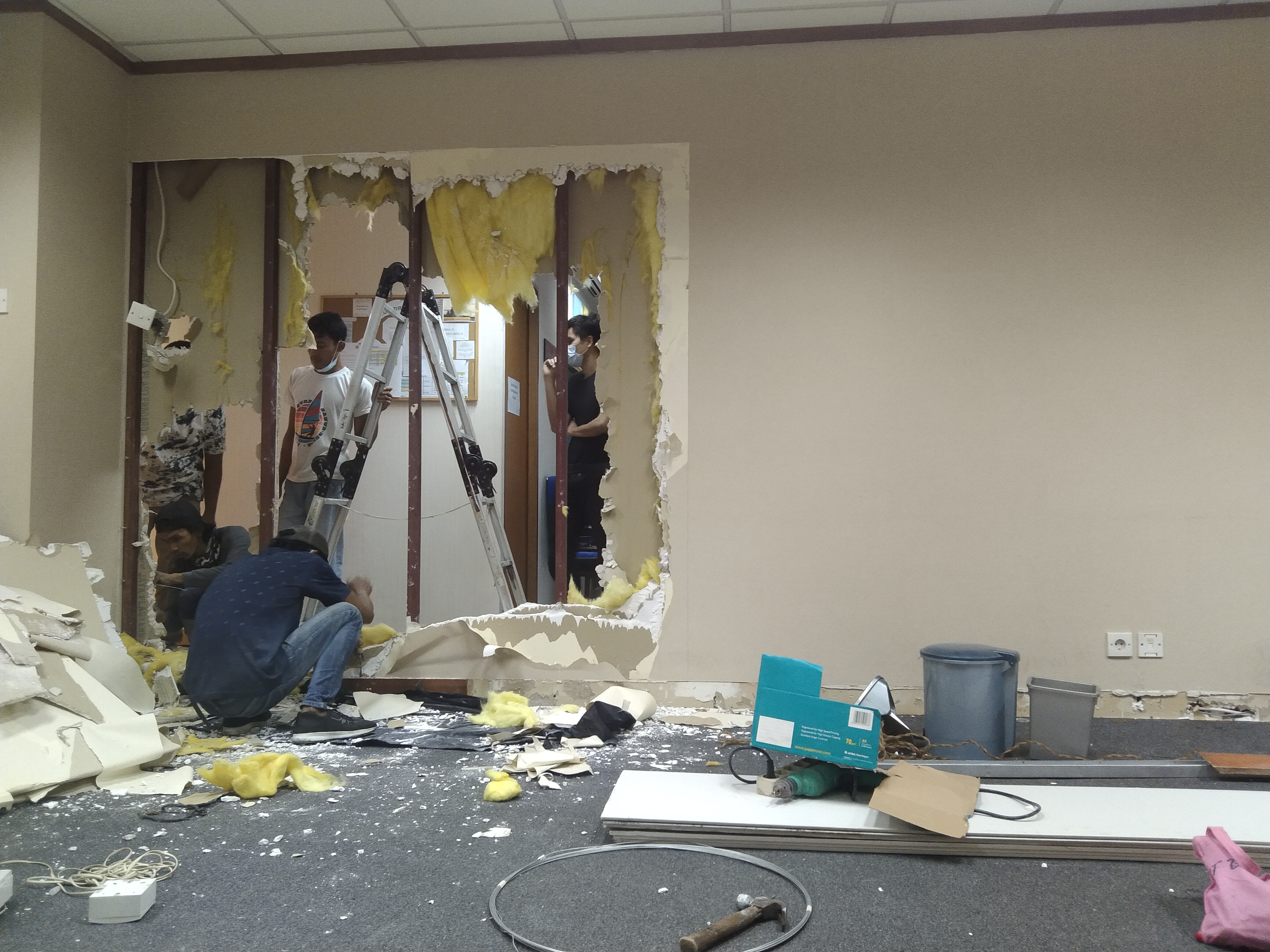 JASA BONGKAR KANTOR/RUANGAN KANTOR