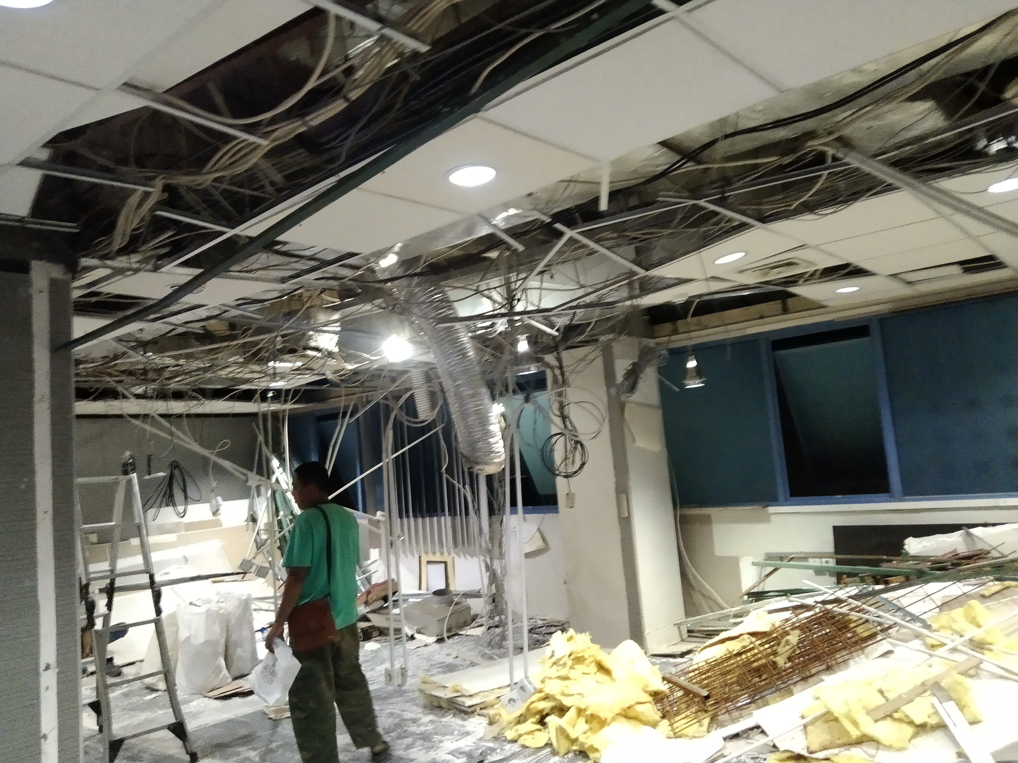 JASA PINDAHAN KANTOR ,TOKO RUKO, CAFE, SHOWROOM