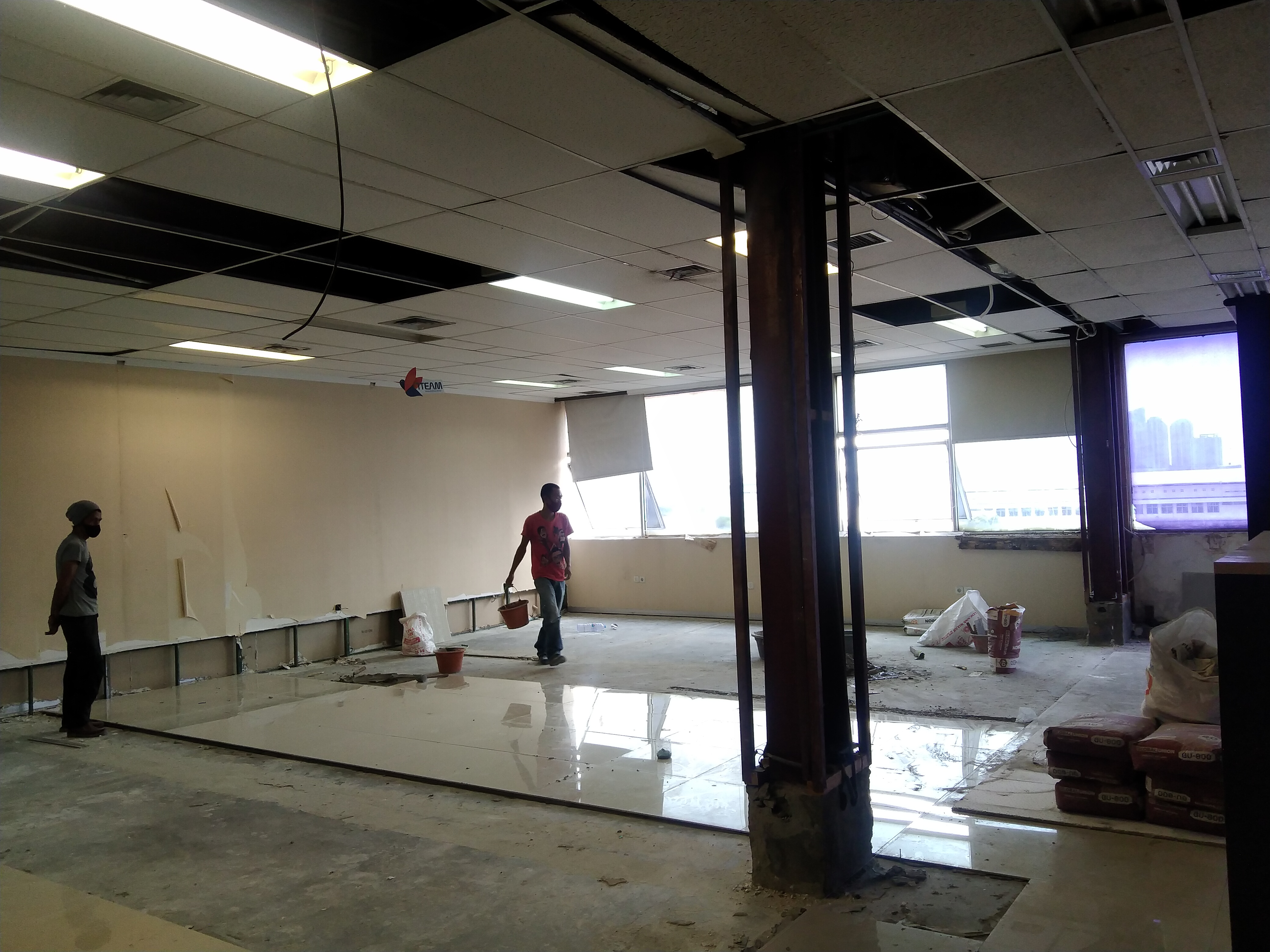 JASA BONGKAR  DAN RENOVASI KANTOR