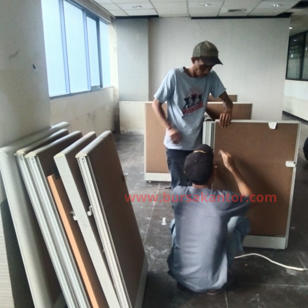 JASA BONGKAR PASANG PARTISI KANTOR JAKARTA
